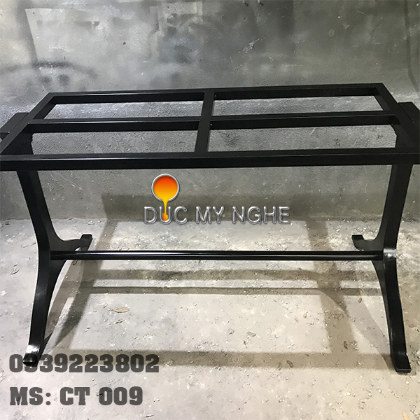 Bàn ăn cổ điển gang đúc CA 009